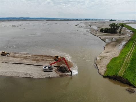 GLDD Emergency Response Efforts: Missouri River Levee Breach | Dredging ...