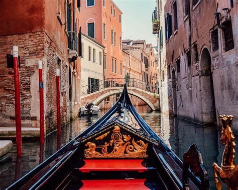 Bucket List Experience: Gondola Ride in Venice - World of Lina