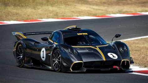 Pagani Huayra R in pista a monza sound dettagli motore