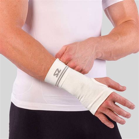 Compression Wrist Sleeve - Carpal Tunnel, Tendonitis | Zensah