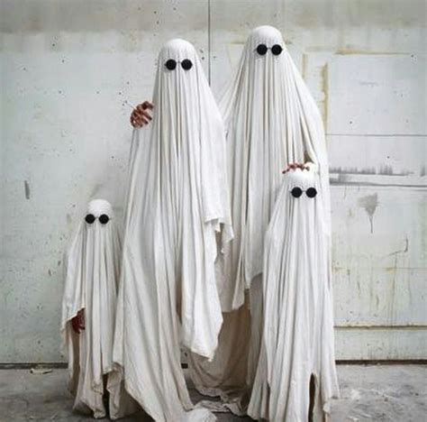 Halloween Family Costume ideas - #Ghosts #Ghost #Halloween #HalloweenCostume #FamilyCostume ...