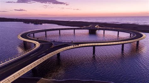 Rafael Viñoly Architects | Laguna Garzón Bridge - Rafael Viñoly Architects