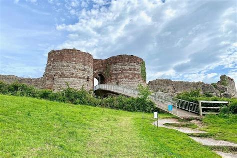 Enjoy A Fabulous Day Out At Beeston Castle! - Easy Life Traveller