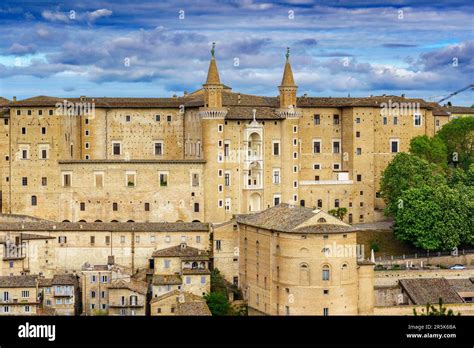 View of the city of Urbino (Italy Stock Photo - Alamy