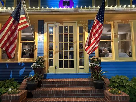 The Best Rehoboth Beach Restaurants + Places to Eat: Guide