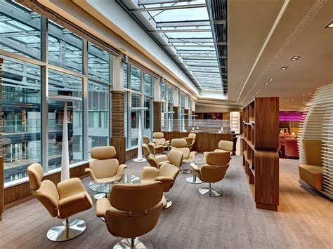 Hilton-Airport-Frankfurt_Executive Lounge (interior III) - The Frequent Traveller