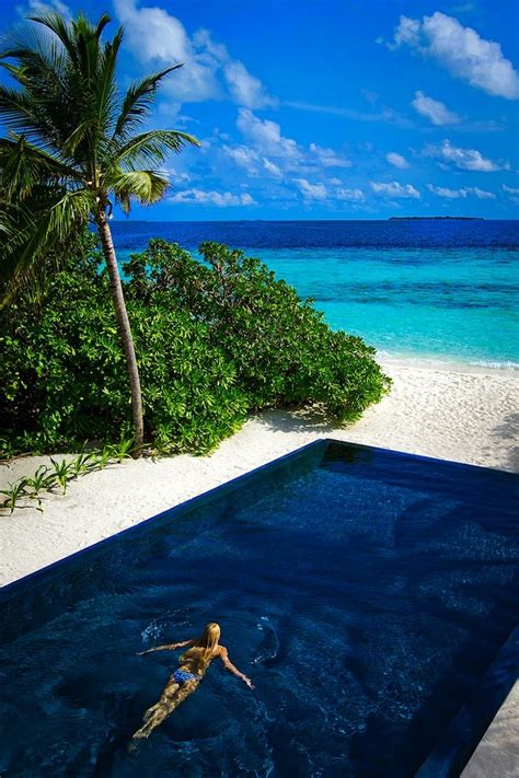 Dusit Thani Maldives Resort in Baa Atoll | FREEYORK