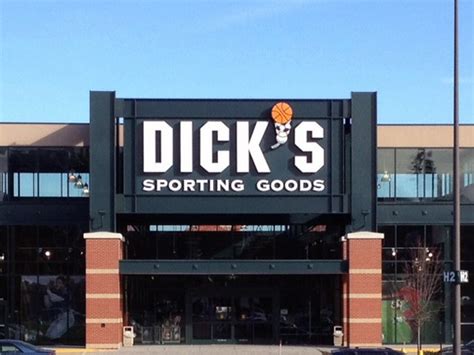 DICK'S Sporting Goods Store in Nashua, NH | 616