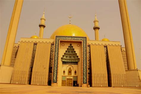 Inside the 25,000 capacity National Mosque, Abuja - Muslim News Nigeria