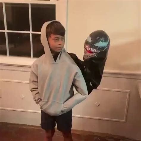 This kid's venom costume for Halloween - 9GAG