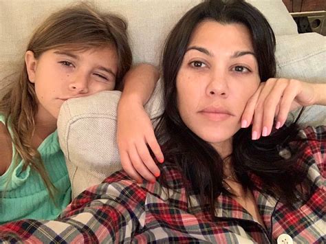 Kourtney Kardashian and her daughter Penelope cozy up in new photos - Reality TV World