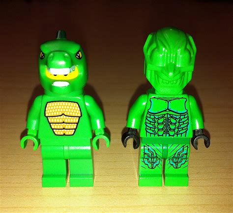 LEGO Collectible Minifigures Series 5 Lizardman vs. Studio… | Flickr
