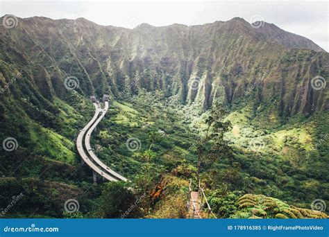 Hike Stairway To Heaven, Haiku Stairs, Hawaii, Oahu, USA Stock Photo ...