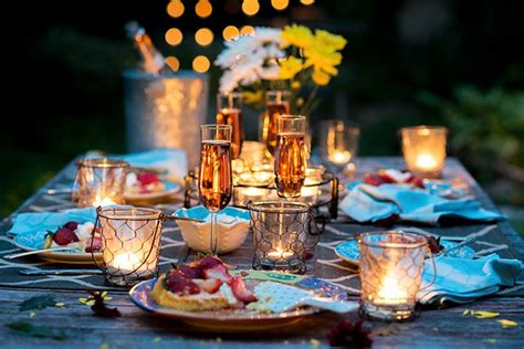 16 Romantic Candle Light Dinner Ideas That Will Impress | FTD.com | Candle light dinner ideas ...