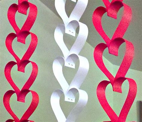 How To Make Easy Paper Heart Chains For Valentine's Day | Valentine's day diy, Valentines diy ...