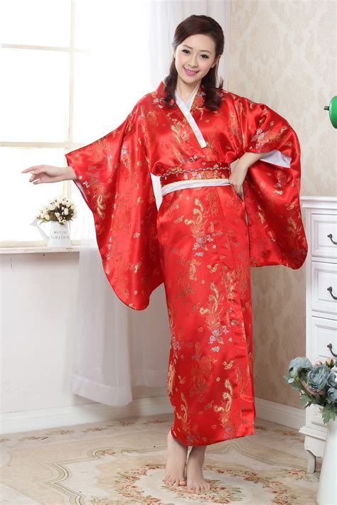 Dress Wanita dengan Model Kimono Jepang