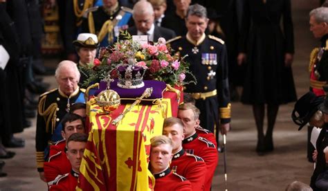 Queen Elizabeth's Funeral Procession Draws Tens of Thousands | National Review