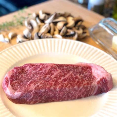 BUTTER-BASTED WAGYU SIRLOIN STEAK WITH MUSHROOMS AND RED WINE SAUCE - Let's Cook Some Food