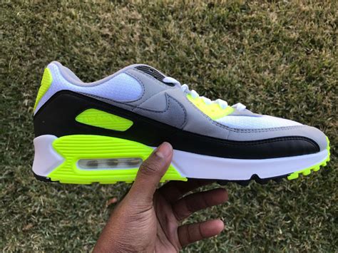 A Detailed Unboxing Of The 2020 Nike Air Max 90 "Volt" [Must Watch ...