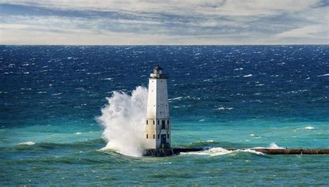 5 Tips for a Memorable Lake Michigan Lighthouse Tour | Michigan