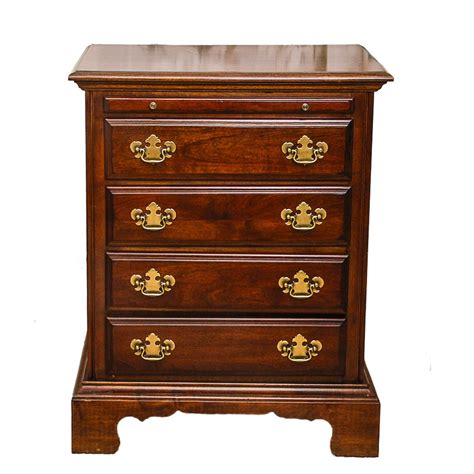 Vintage Chippendale Style Four-Drawer Nightstand by American Drew | EBTH