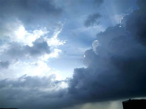 Mumbai Daily: Mumbai monsoon sky