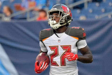 Report: Buccaneers Ronald Jones II doesn’t get the playbook - Bucs Nation