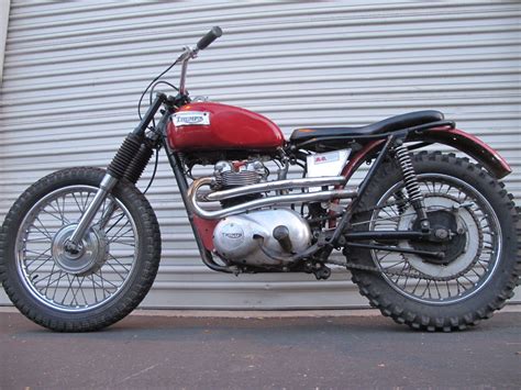 Vintage desert sled | Triumph motorbikes, Triumph bikes, Triumph motorcycles