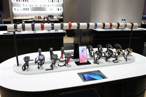 Samsung PH Opens Redesigned Flagship Store in Manila - Motortech.ph