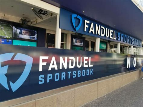 FanDuel & Gronk Hope for Viral Moment with Live Super Bowl Ad