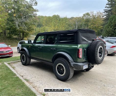 Eruption Green Bronco Badlands Sasquatch + Capable Bumper spotted in the Wild | Bronco6G - 2021 ...