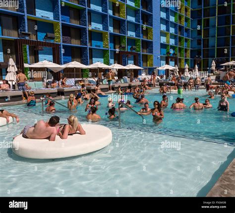 Las Vegas, Nevada. Millennials Relaxing at the Pool, The Linq Hotel ...