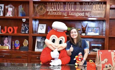 Gapan City Mayor Joy Pascual flaunts her bida-bida visitor