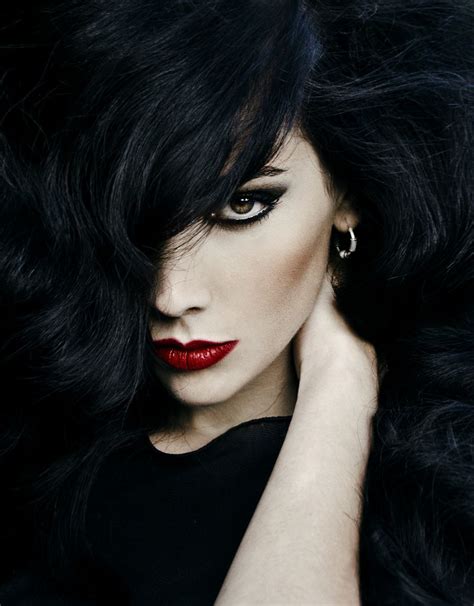 black hair + red lips. … | People with red hair, Dark beauty, Dark hair