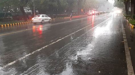 Delhi NCR Weather Forecast and Temperature Today, Delhi Rains News Update: Rain lashes parts of ...