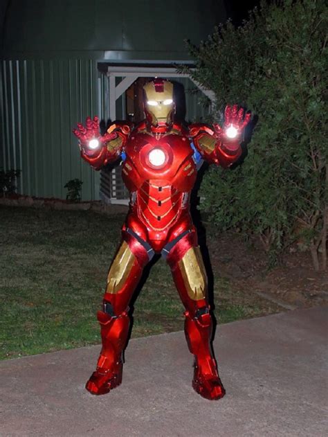 This former soldier built an exquisite Iron Man suit from steel to ...