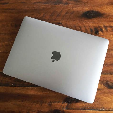 MacBook Air M1 один із найкращих лептопів - для вінничан : 24:01:2023 - 20 хвилин Вінниця