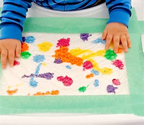 BABY MESS FREE BUBBLE WRAP PAINTING - Hello Wonderful