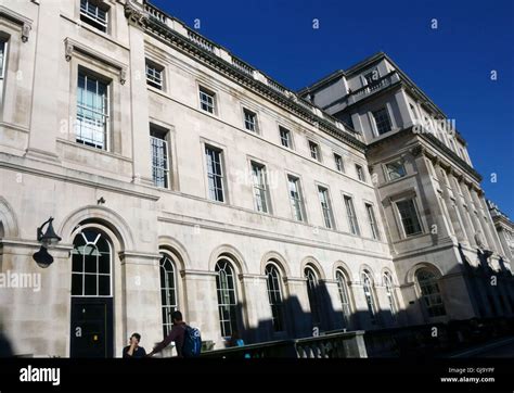 Kings college london campus hi-res stock photography and images - Alamy