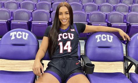 Photos: Meet The Women's College Basketball Player Making Headlines - The Spun