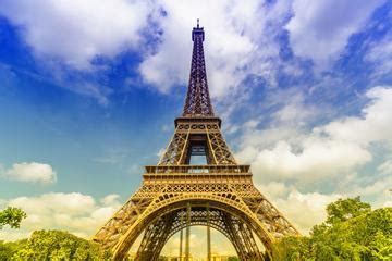 Eiffel Tower Priority Access Admission with Virtual Reality Tour