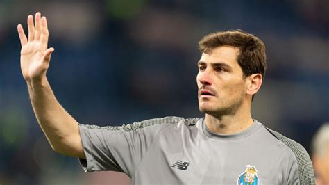 Football news - Iker Casillas extends Porto contract, wants to retire at Portuguese club - Eurosport