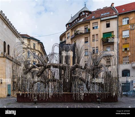 Budapest, Hungary. Garden of the Dohany street Synagogue. Lot of jewish ...