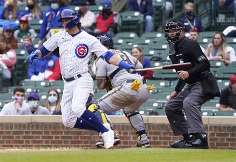 Chicago Cubs: Nico Hoerner should remain with team