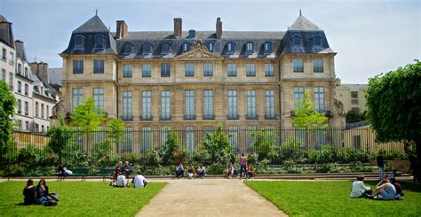 Tomatoes From Canada: Picasso Museum, Paris