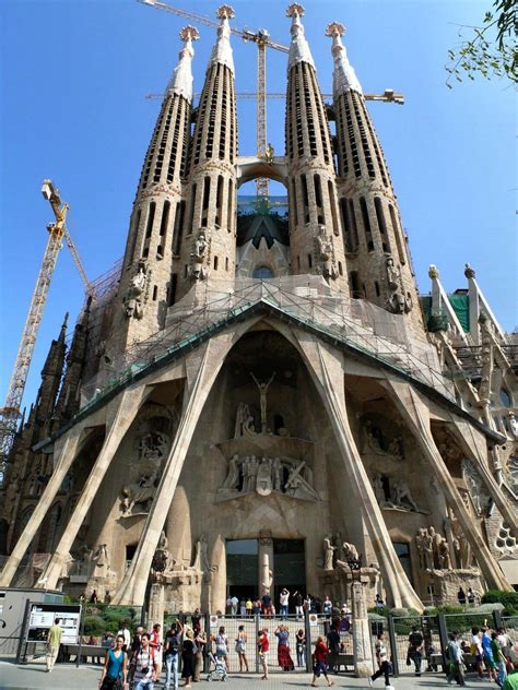 Pin by Manu AERO on Travels: Places I've been & ♥ | Gaudi, La sagrada familia, Spanish architecture