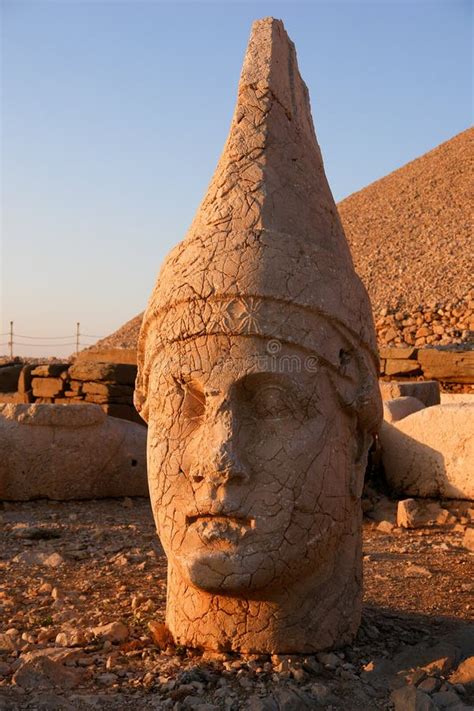 Heads of the Colossal Statues on Mount Nemrut Stock Image - Image of kahta, mithras: 6336355