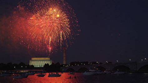 Large Orange Lincoln Memorial Fireworks - YouTube