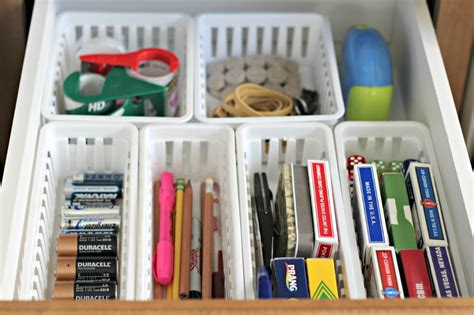 31 Days of 15 Minute Organizing - Day 9: Junk Drawer - Organize and Decorate Everything