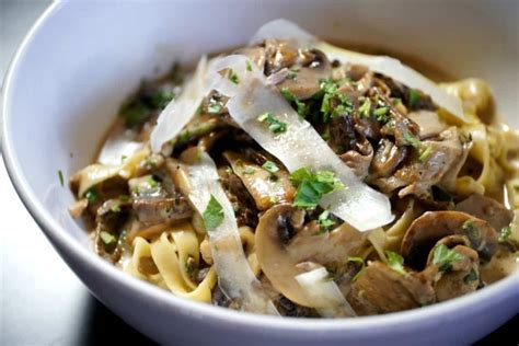 mushroom linguine | Joanie Simon